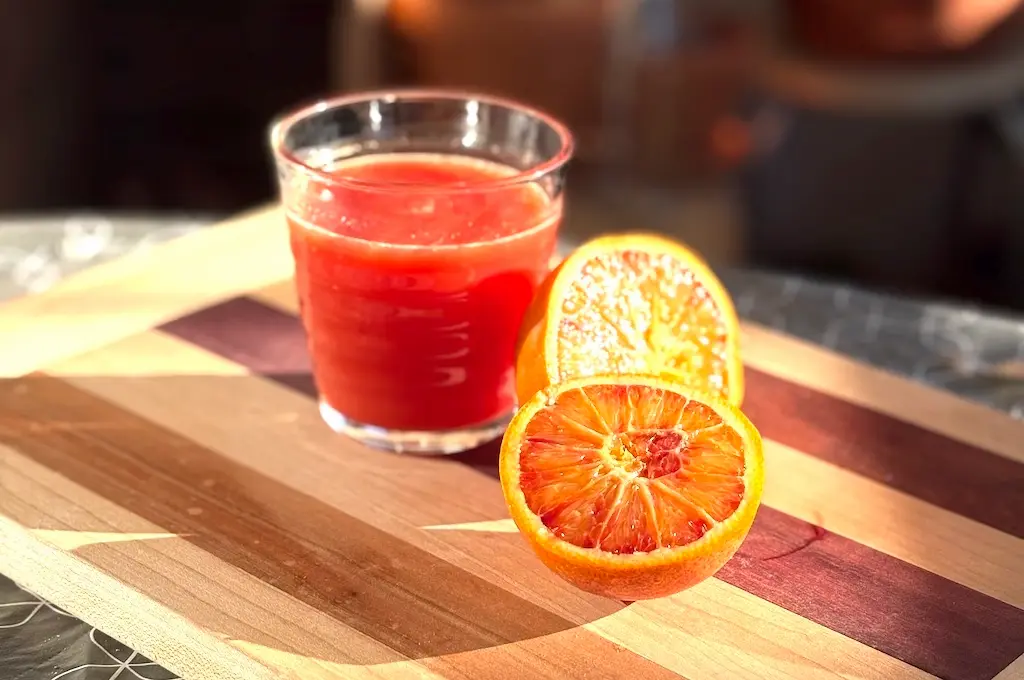 Freshly squeezed Valencian blood orange juice - Spanish citrus guide